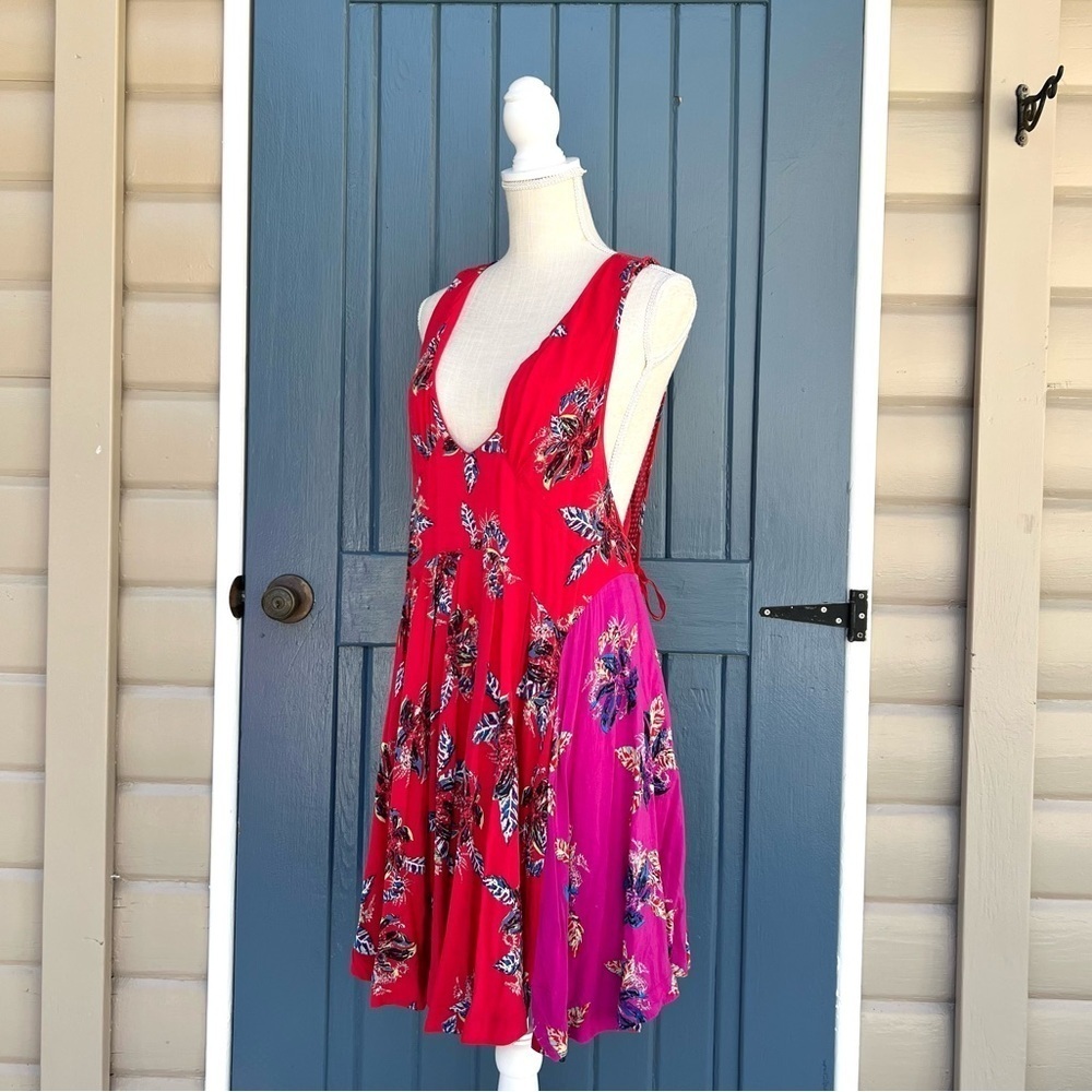 Free People Thought I Was Dreaming
Floral Criss Cross Mini Dress Size la…